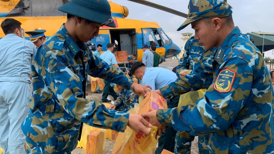 Helicopters deployed to deliver relief supplies to flood-stricken areas